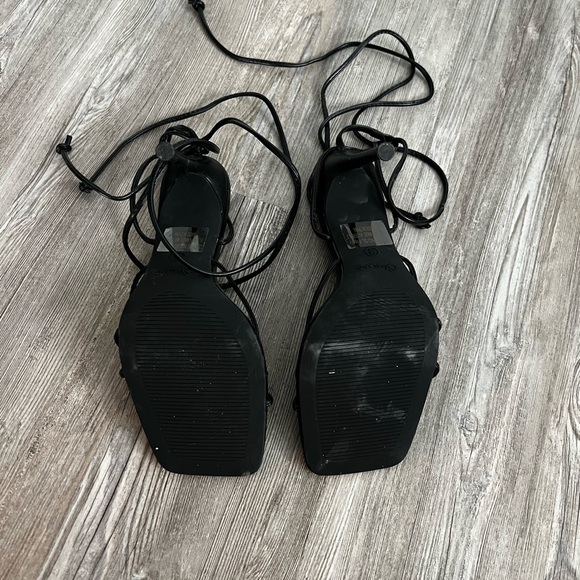 Laced Heels - Picture 3 of 3